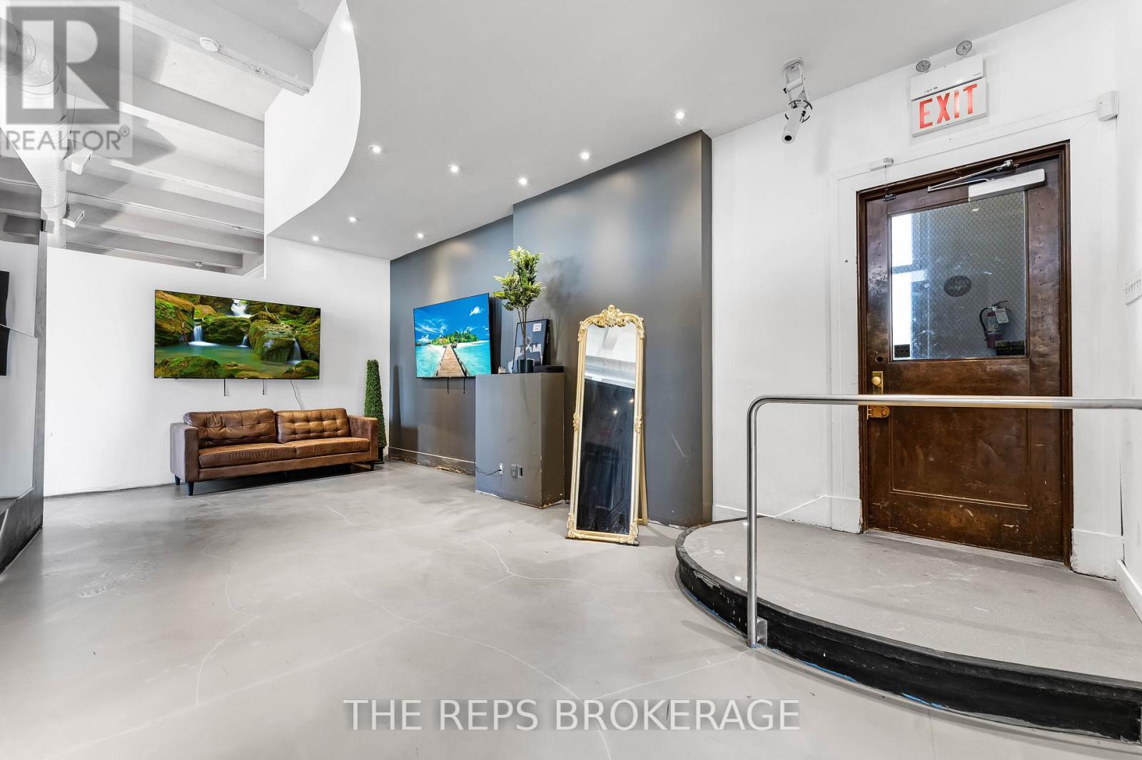 43-45 ECCLES STREET W