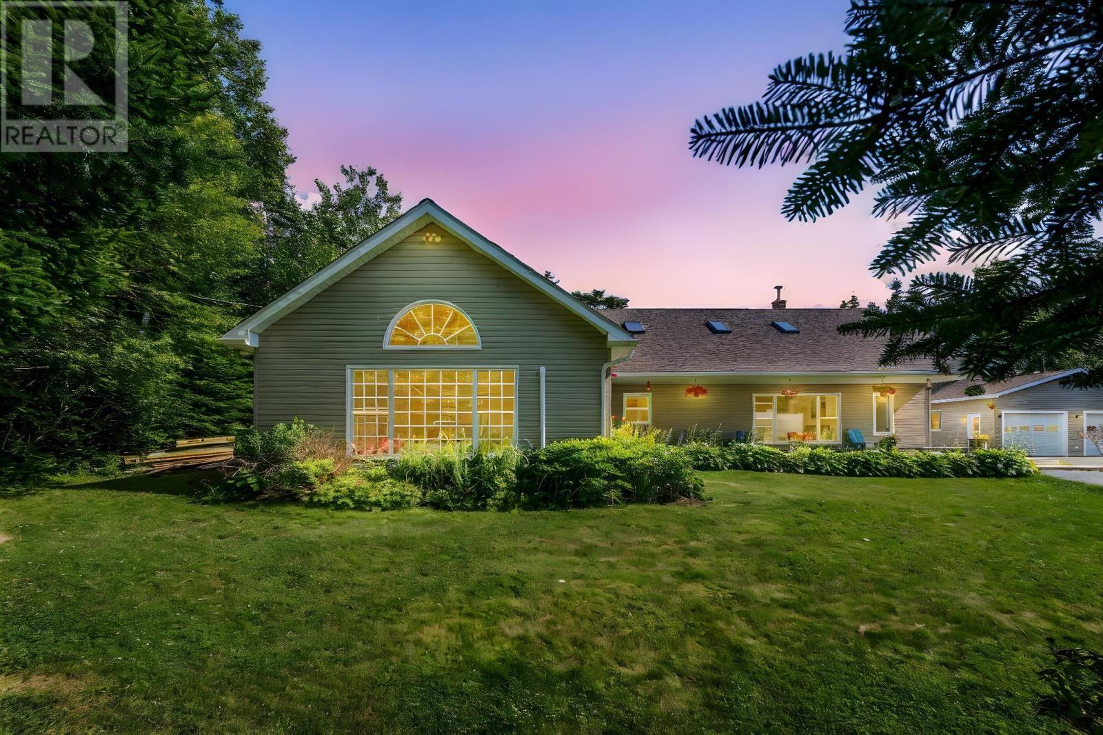 Photo 1 of 50 — 6 Spruce Lane, Boutiliers Point, NS B3Z4G8