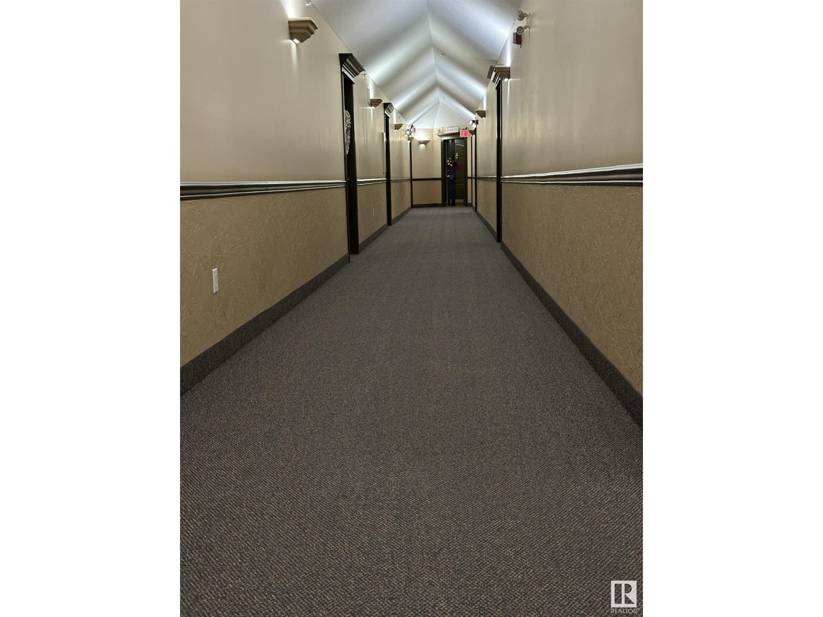 #204 6623 172 ST NW