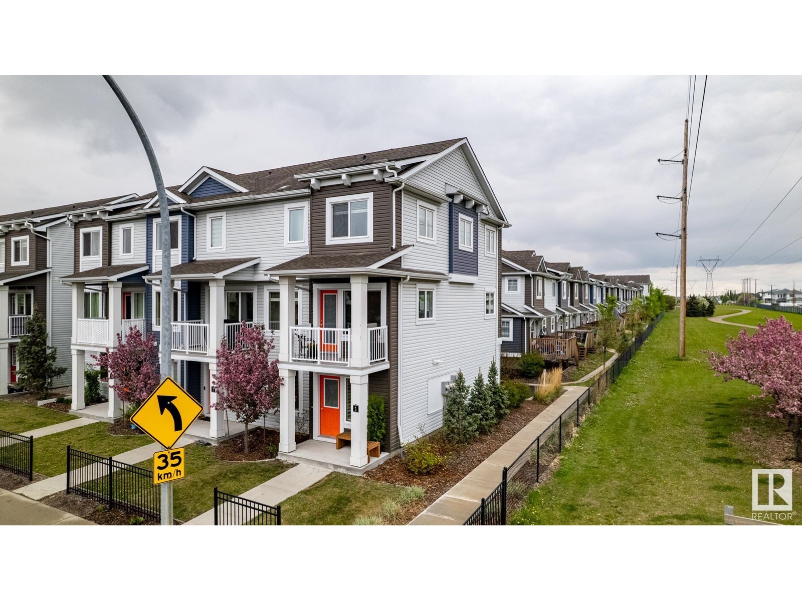 #1 16335 84 ST NW