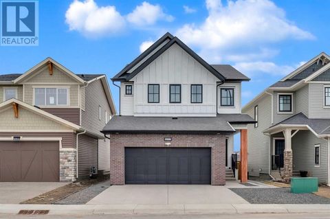 700 Reynolds Crescent SW Airdrie AB T4B5G1