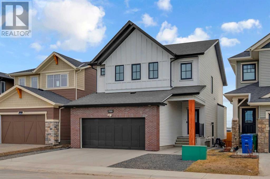 700 Reynolds Crescent SW