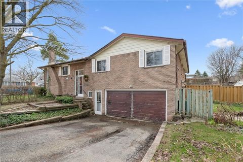 3 INADALE Court Kitchener ON N2M2Z7