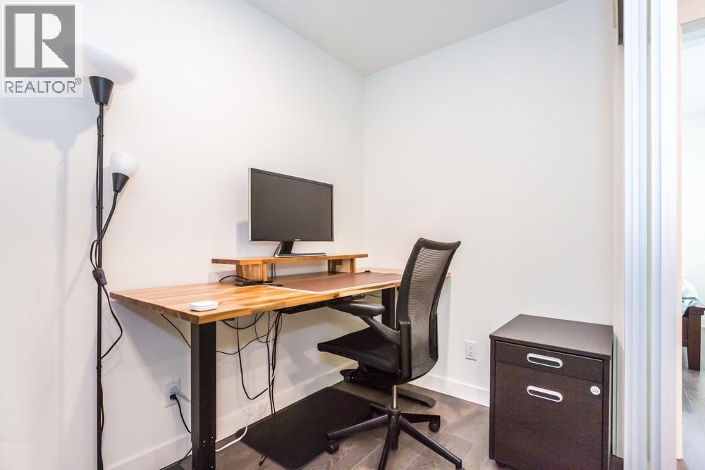 1902 585 AUSTIN AVENUE