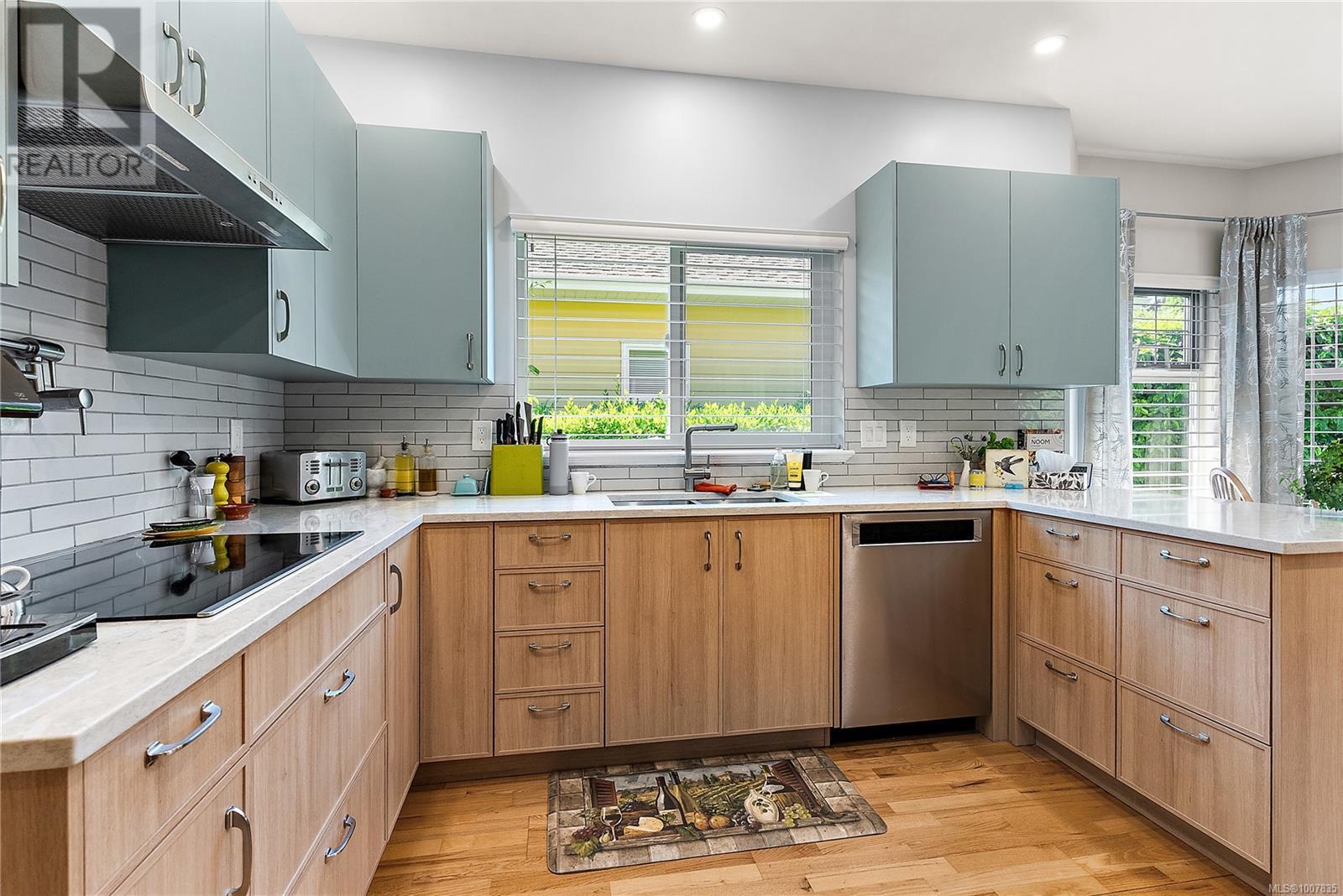 7952 Polo Park Cres