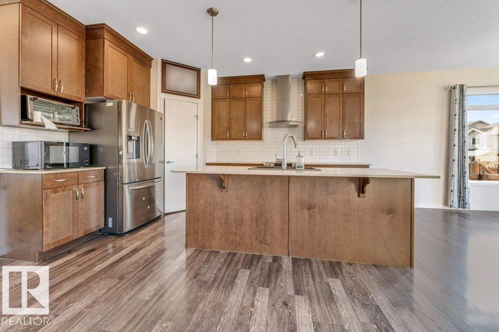 1224 25 AV NW
