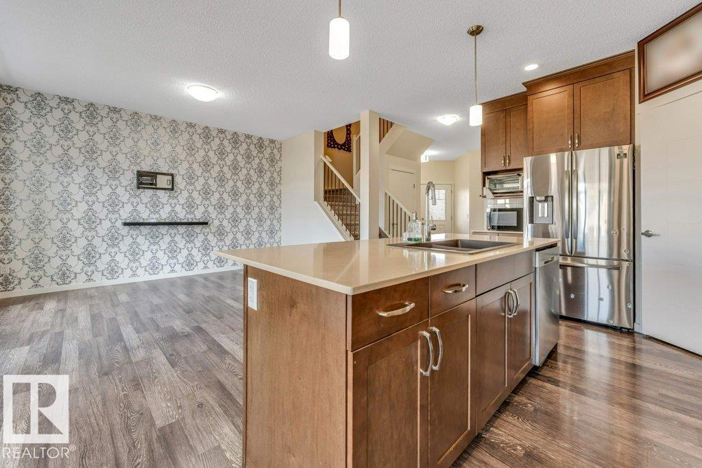 1224 25 AV NW
