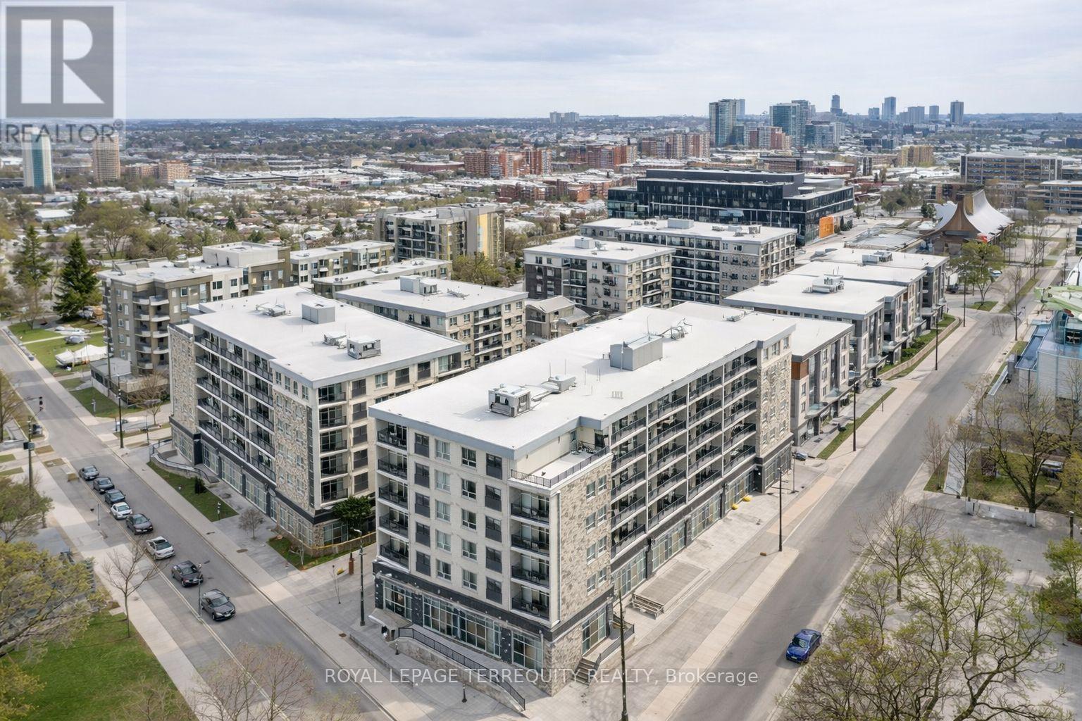 F106 - 275 LARCH STREET