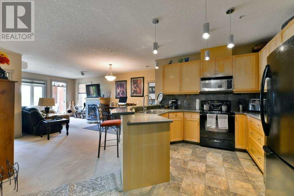 308, 8 Hemlock Crescent SW