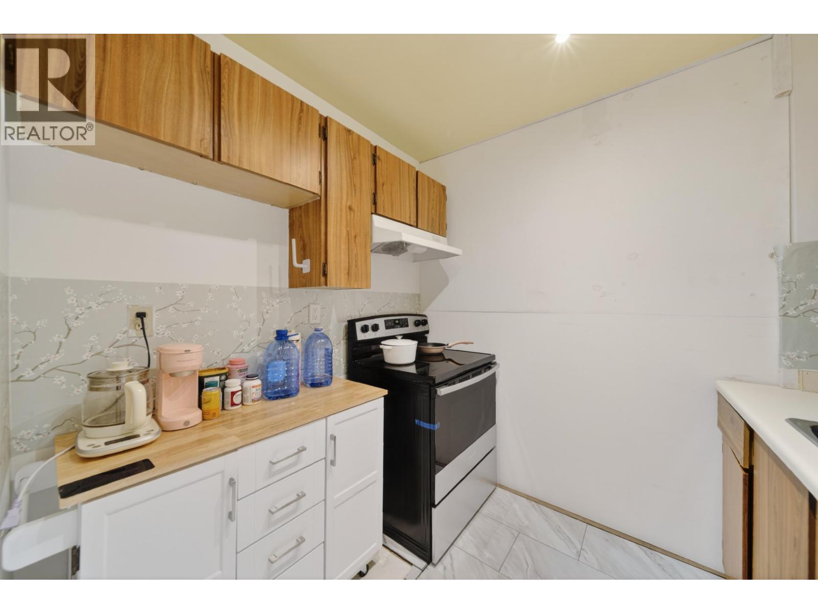 802 6188 PATTERSON AVENUE