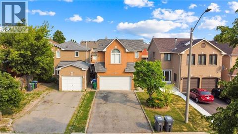 1157 CHARMINSTER Crescent Mississauga ON L5V1P9