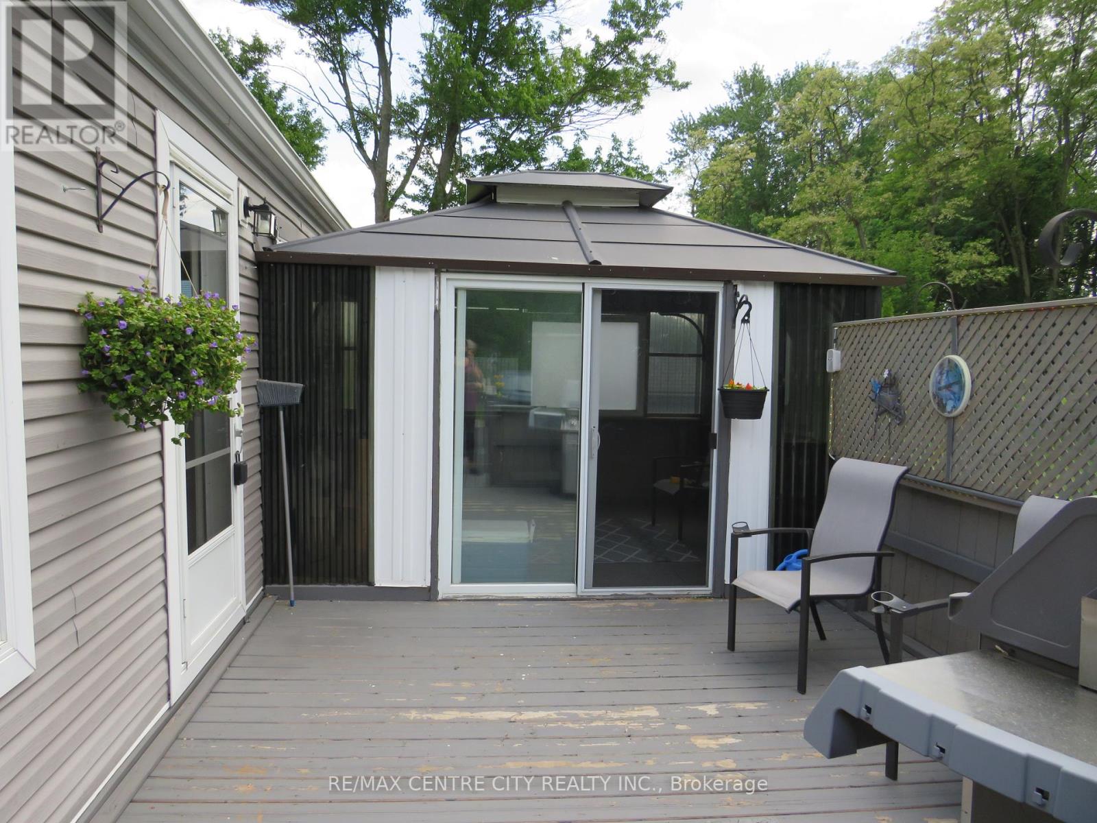 106 - 15895 LONGWOODS ROAD