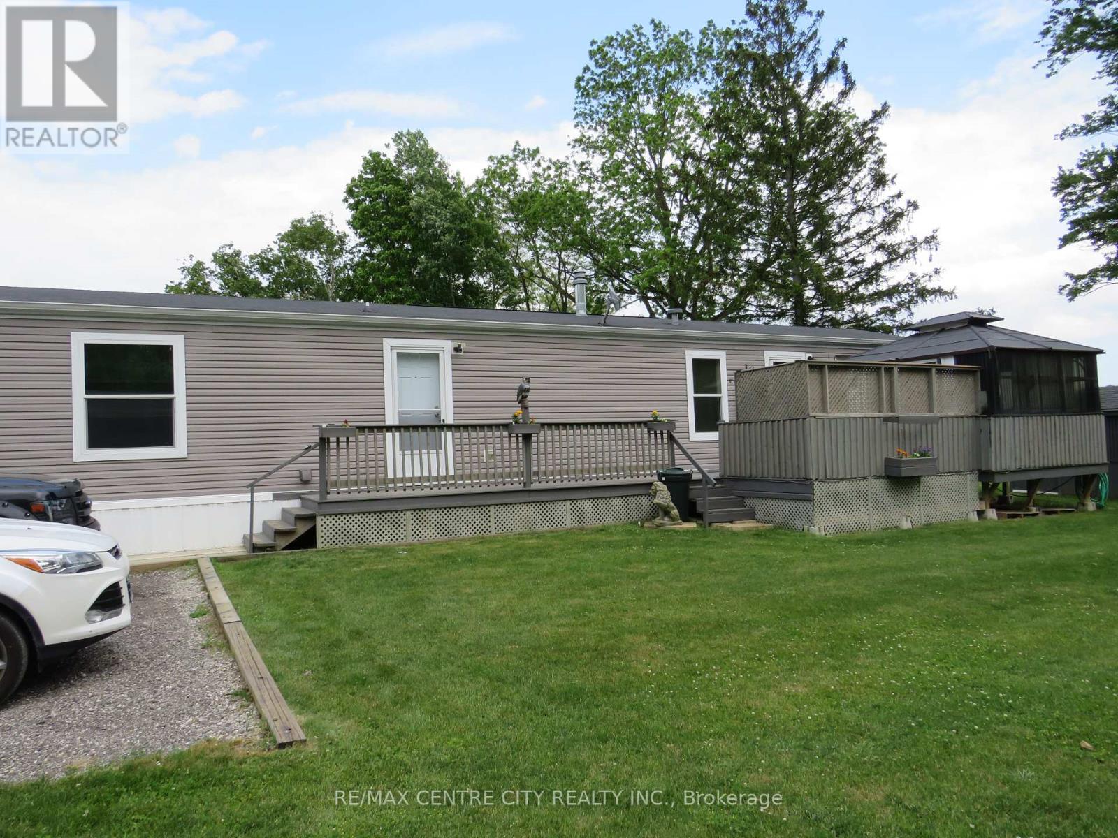 106 - 15895 LONGWOODS ROAD