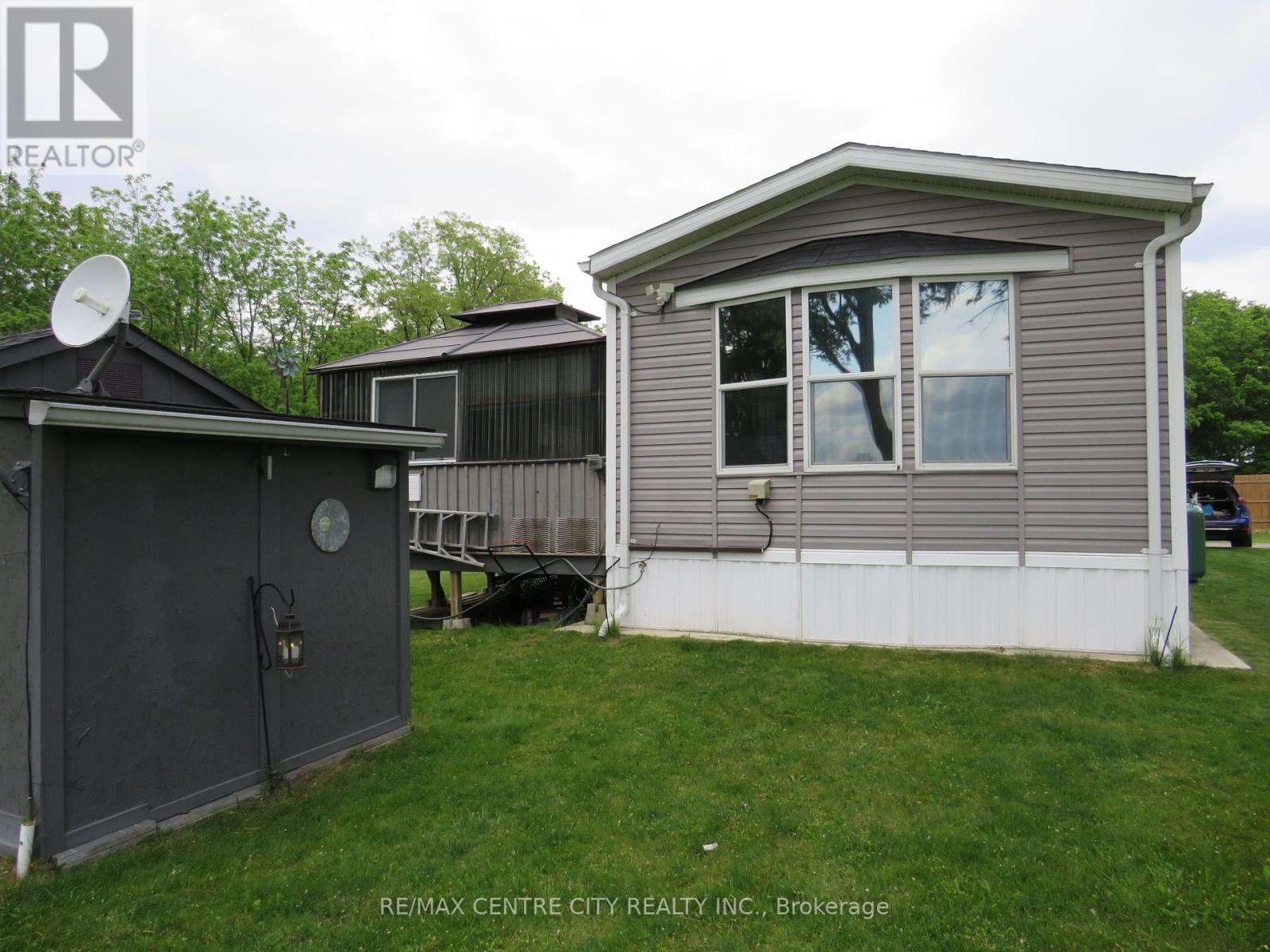 106 - 15895 LONGWOODS ROAD