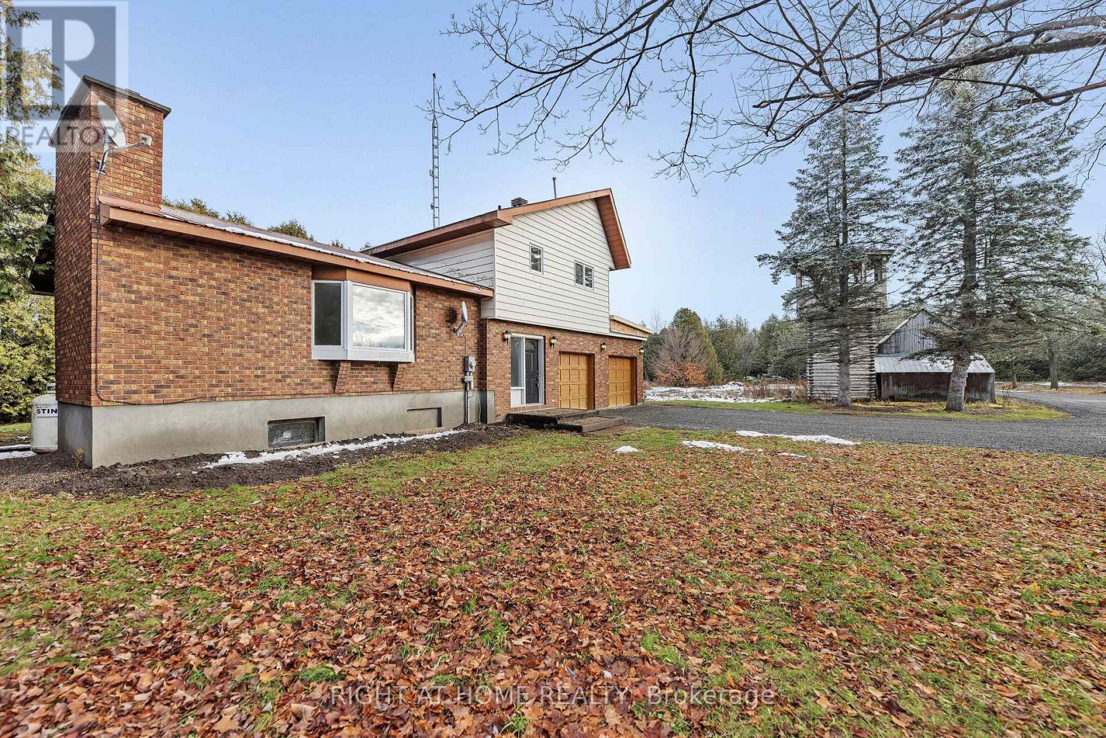 1864 MANOTICK STATION ROAD