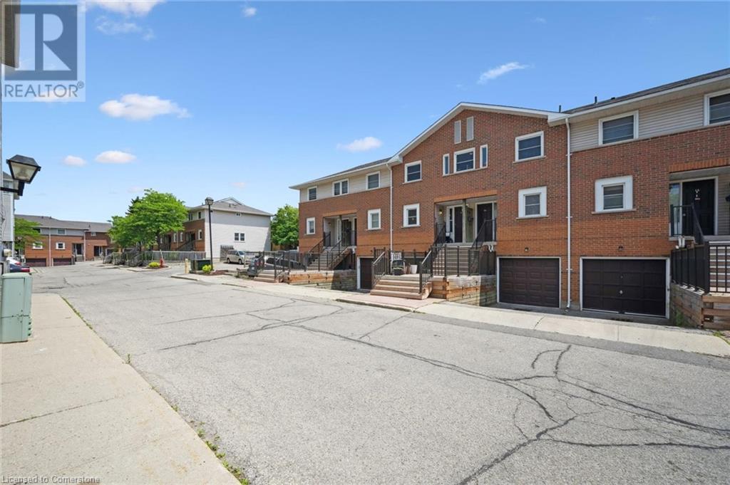 465 BEECHWOOD Place Unit# 17