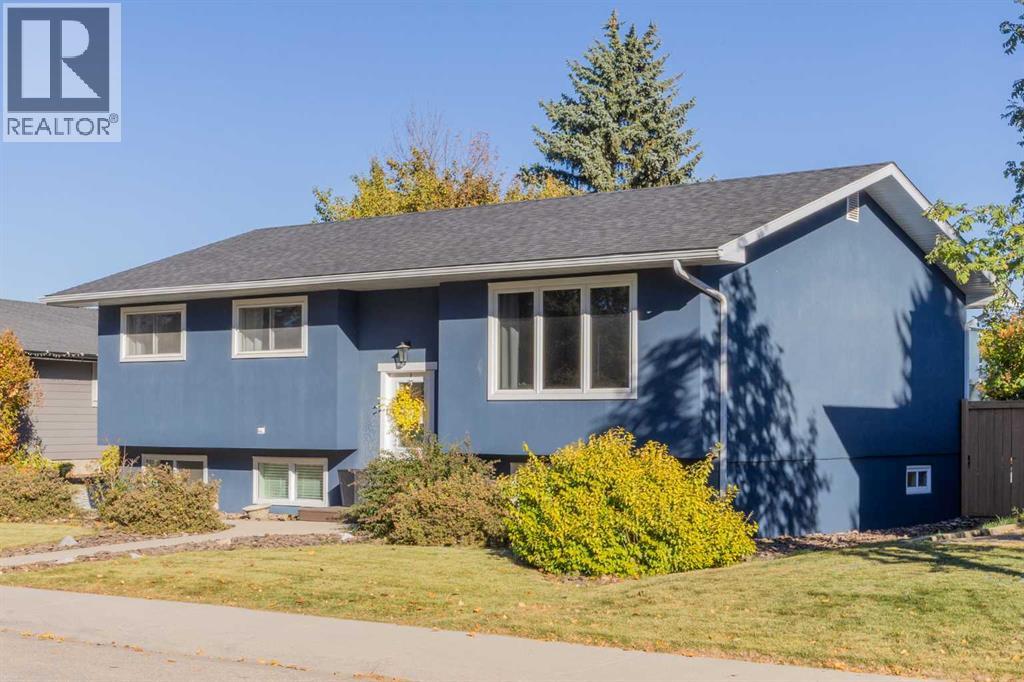 827 Canaveral Crescent SW