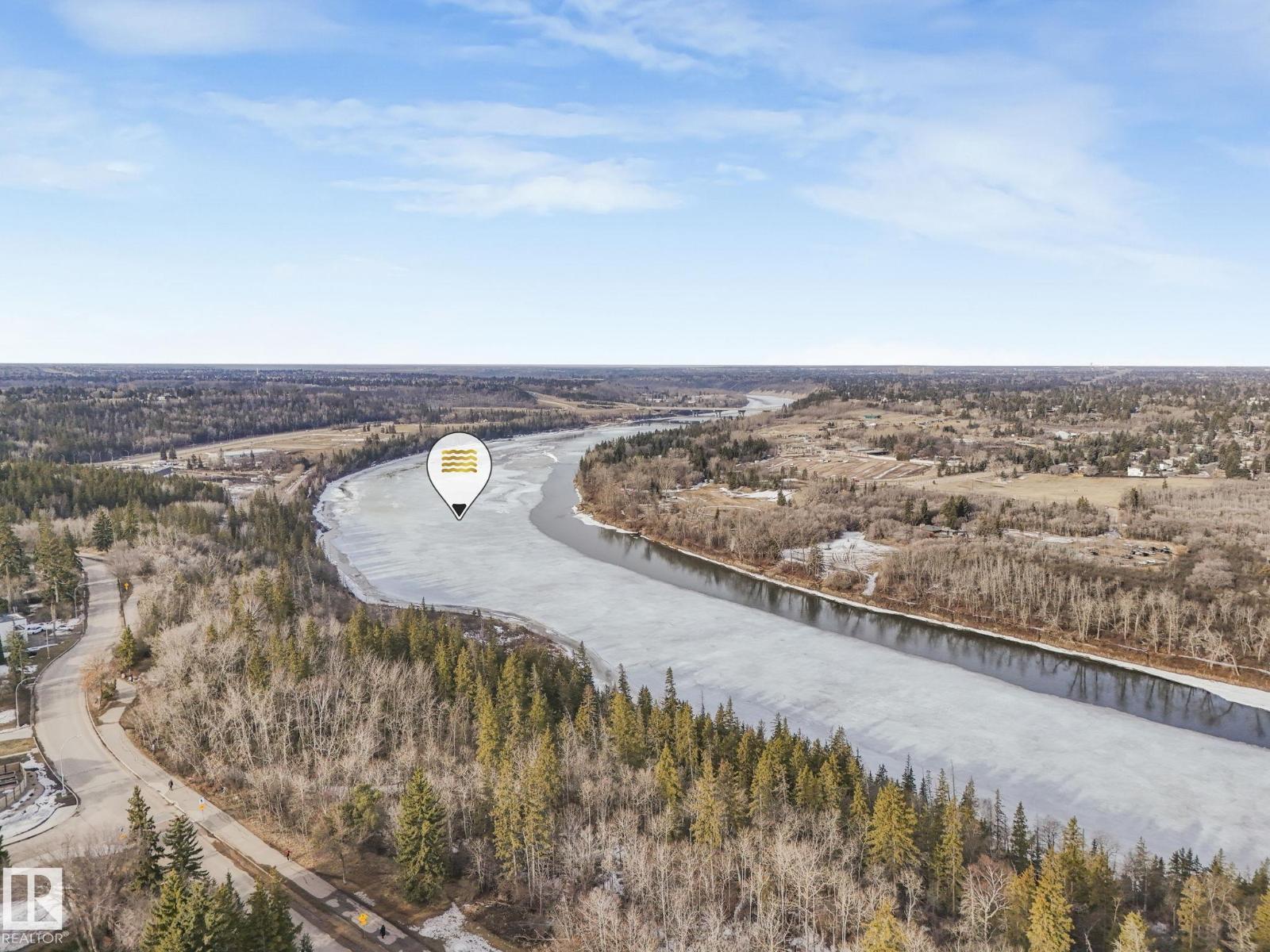 11643 76 AV NW