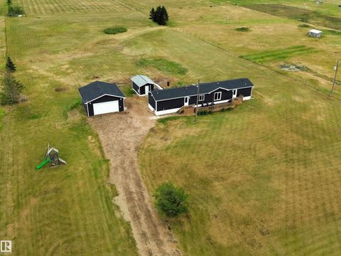 42 Richfield RD Rural Sturgeon County AB T0G1L2