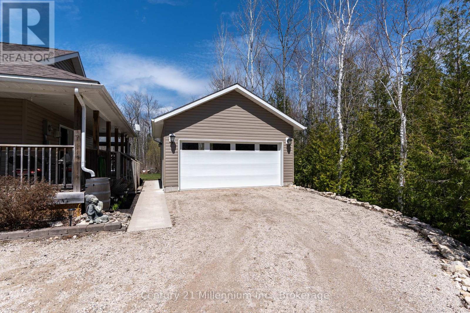 51 LARKWHISTLE AVENUE