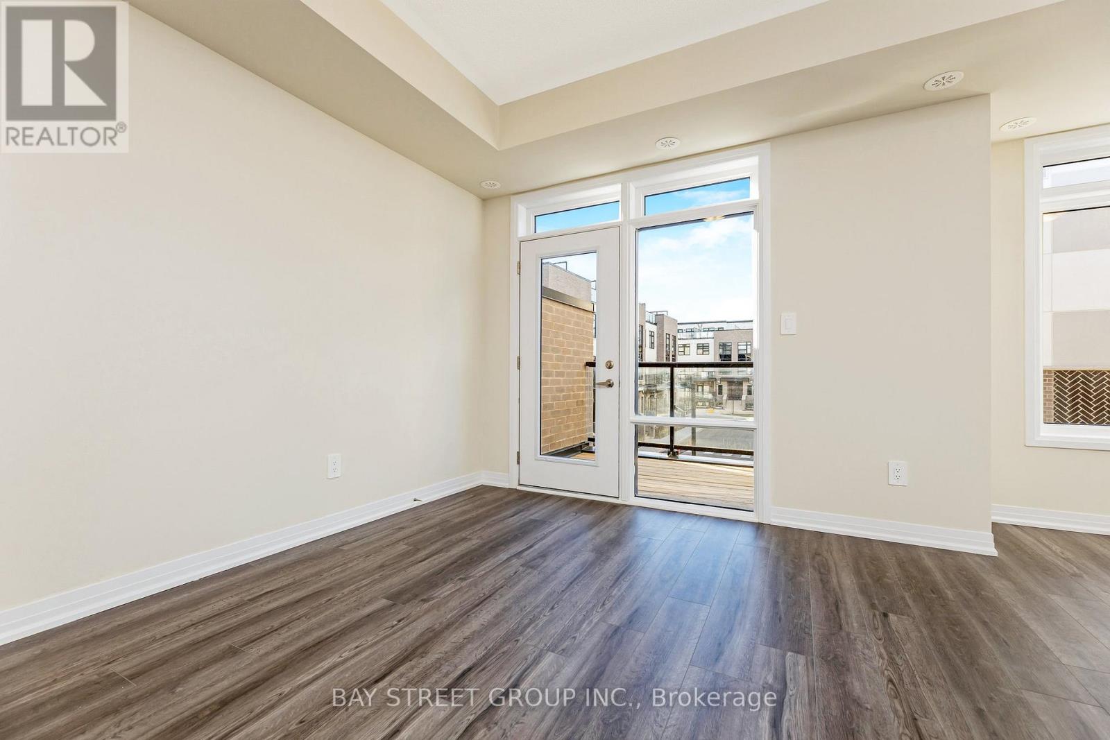 111 - 1573 ROSE WAY