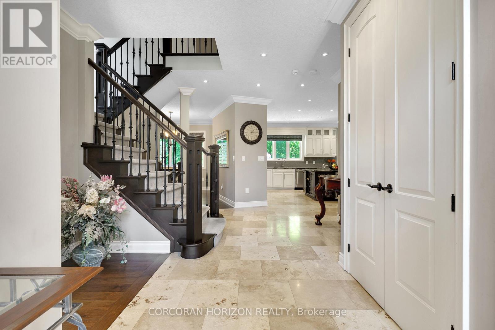 8 - 258 EDGEWATER CRESCENT