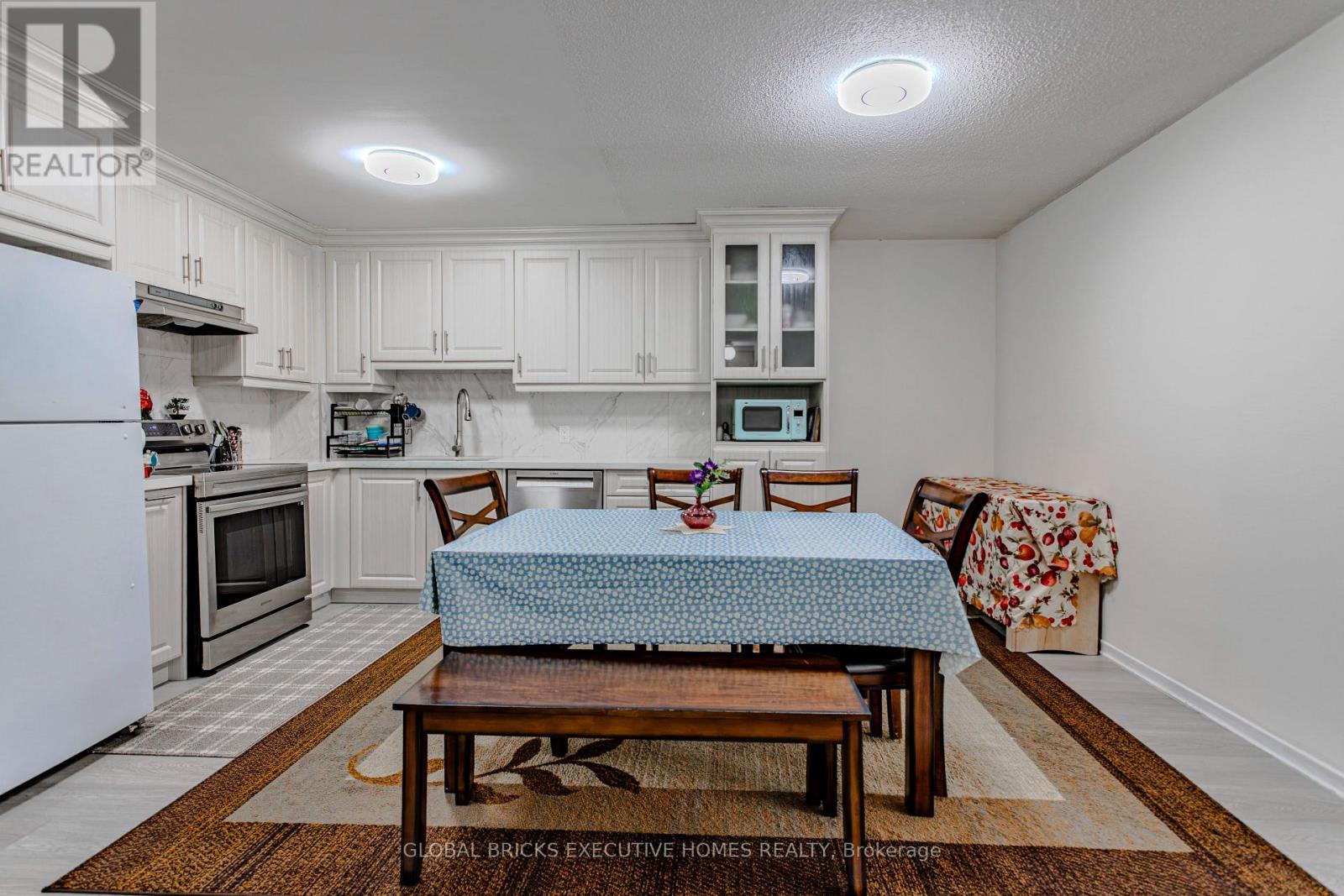 102 - 1275 CORNERBROOK PLACE