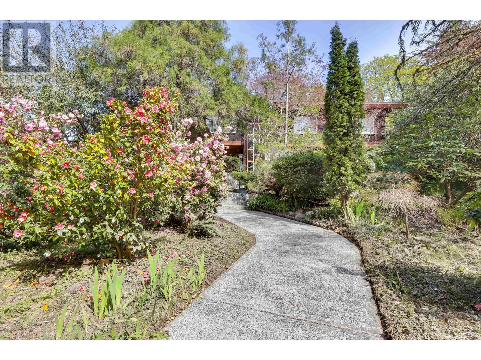 3770 CEDAR CRESCENT