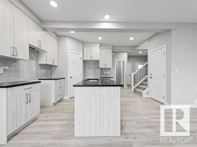 8715 181 AV NW