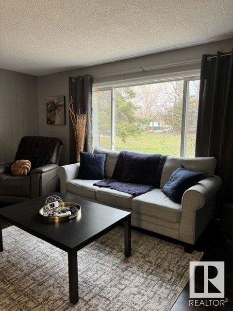 40 GARDEN CR St. Albert AB T8N0W9