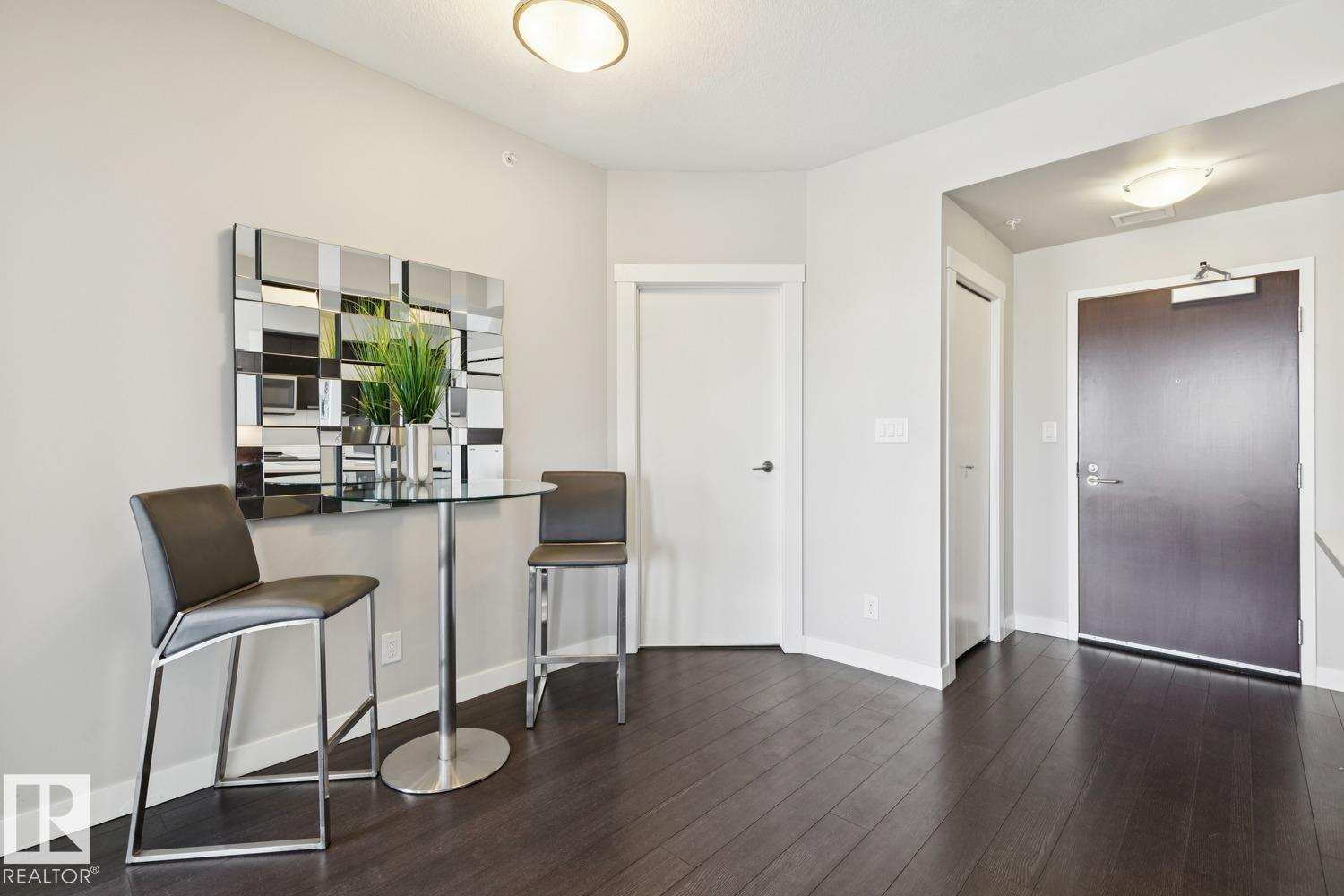 #905 10410 102 AV NW