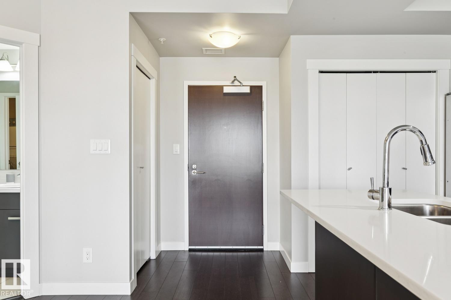 #905 10410 102 AV NW