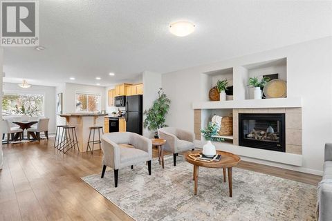 29 Copperfield Heath SE Calgary AB T2Z4V2