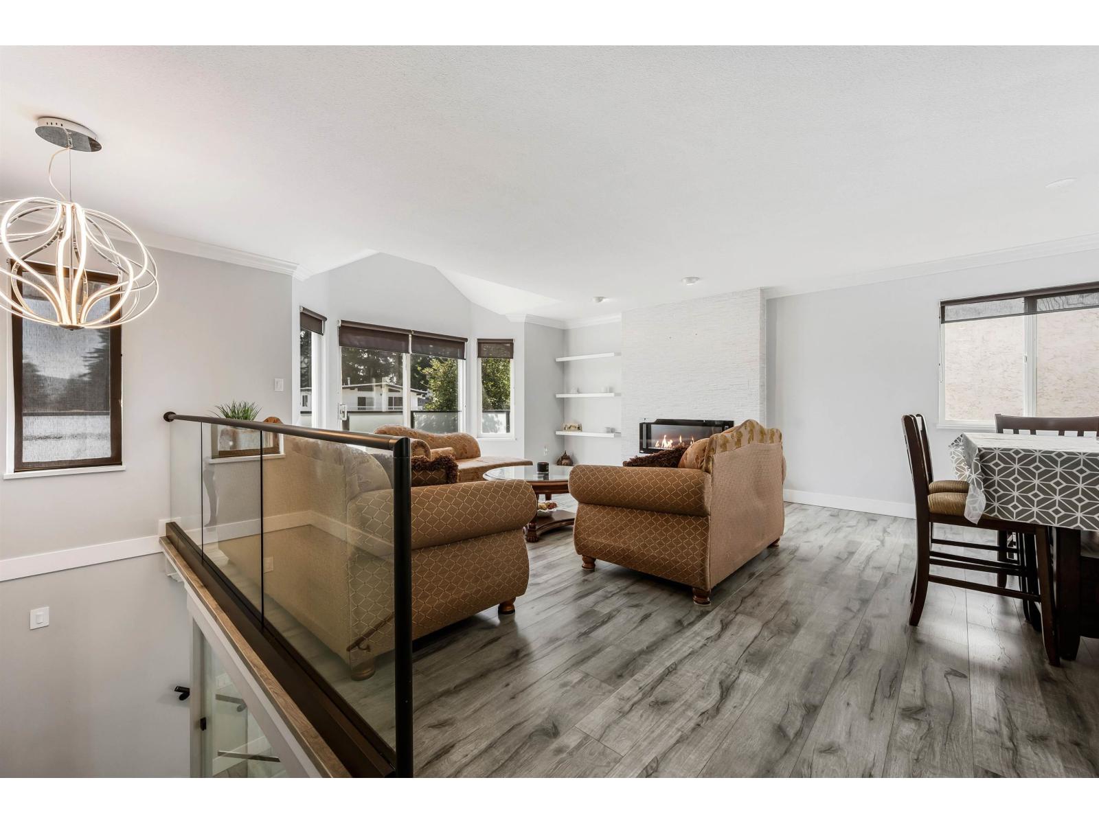 3115 MOUAT DRIVE