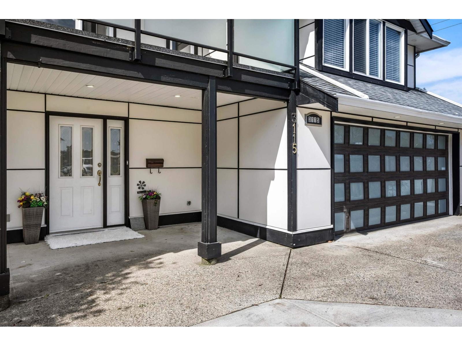 3115 MOUAT DRIVE