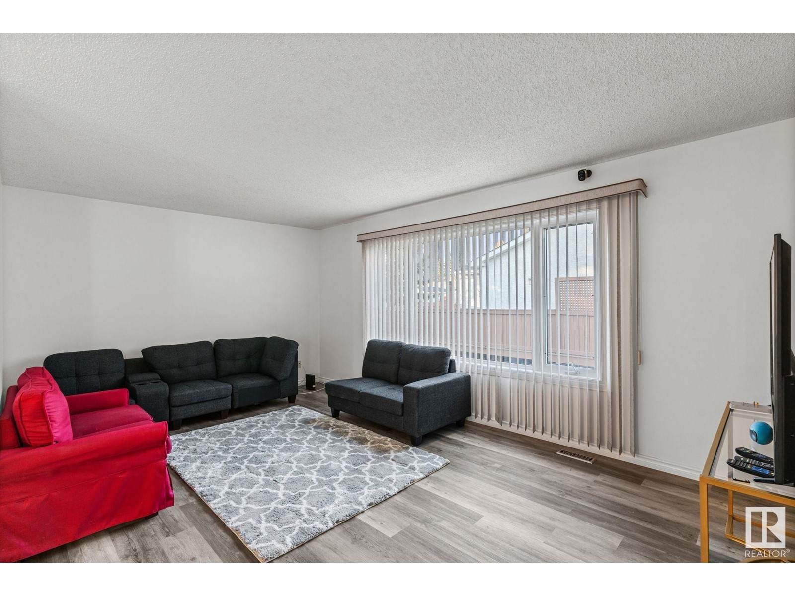 5977 189 ST NW