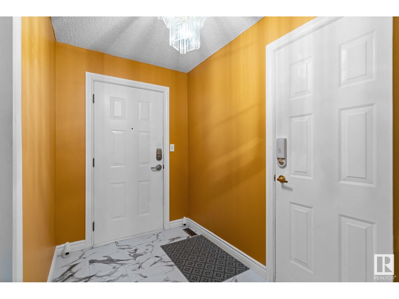 5977 189 ST NW