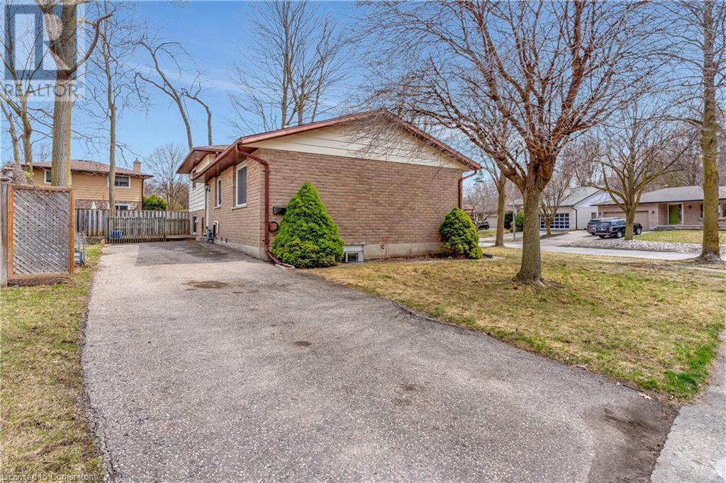 113 MARTINGLEN Crescent