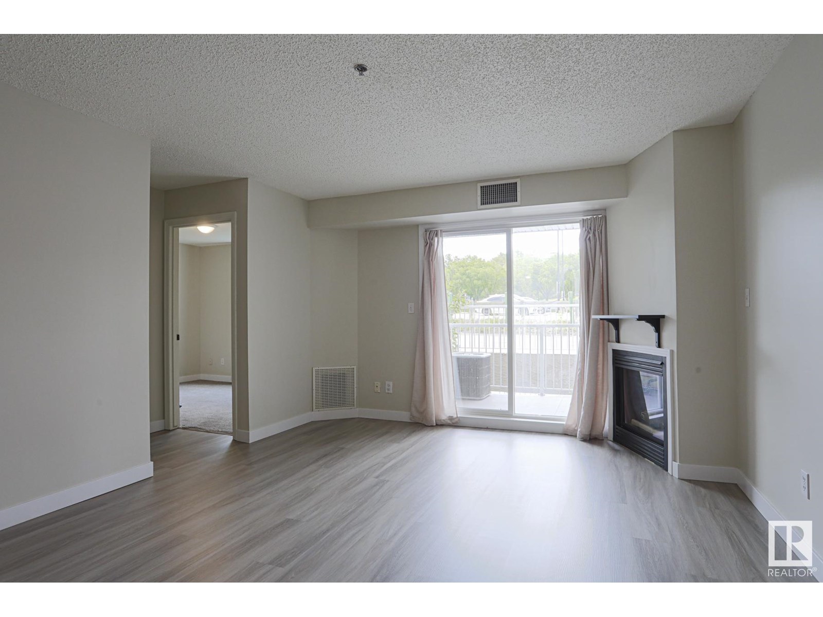 #206 9640 105 ST NW