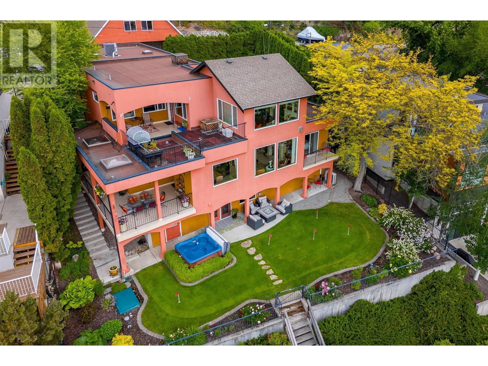 683 Westside Road S