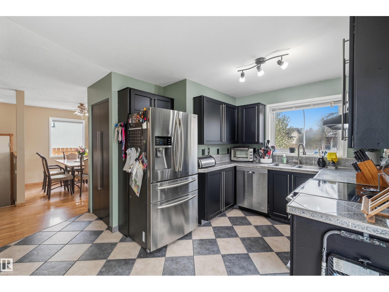 18648 57 AV NW