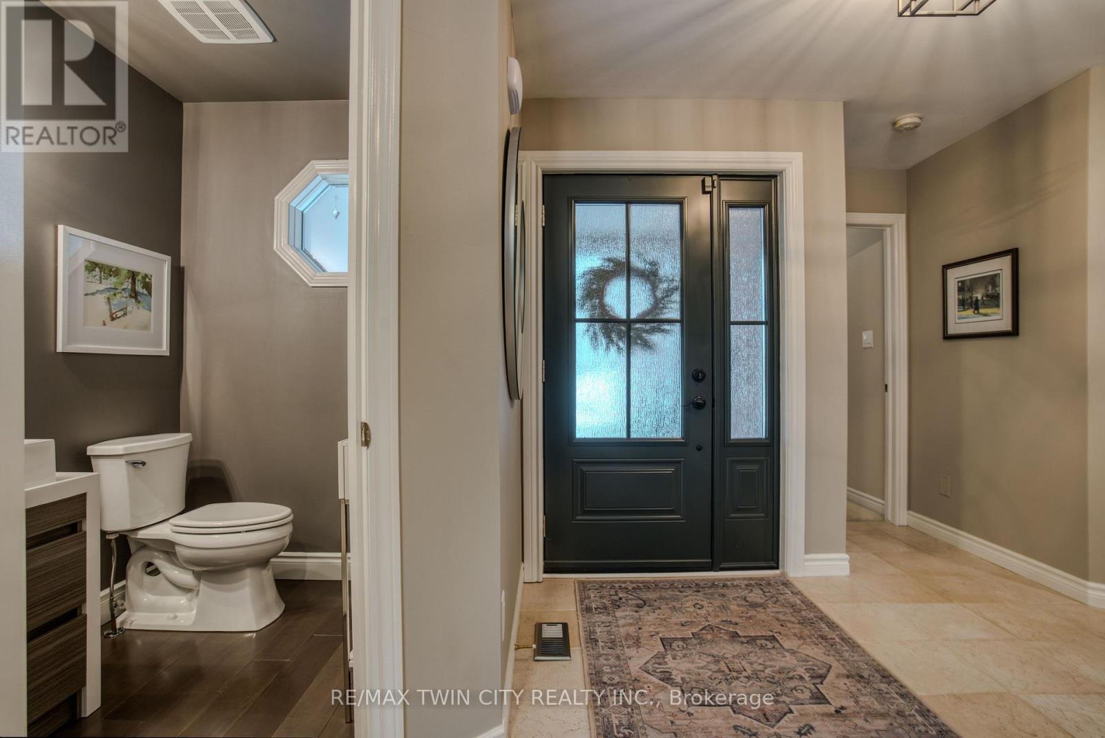 16 - 184 ROXTON DRIVE