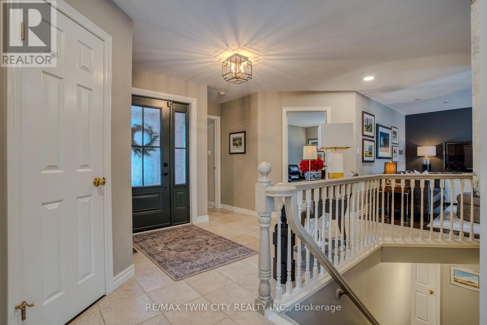 16 - 184 ROXTON DRIVE