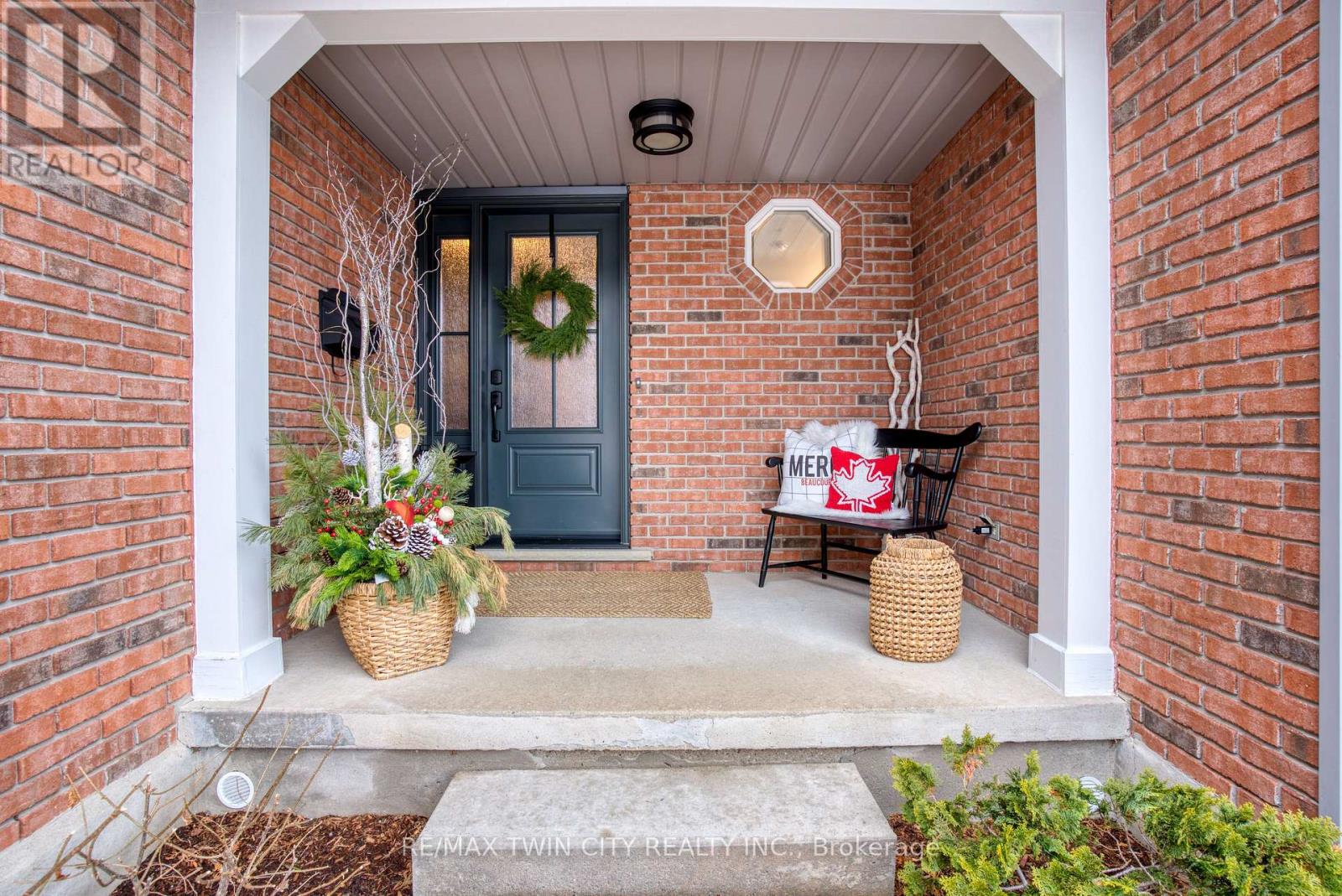 16 - 184 ROXTON DRIVE