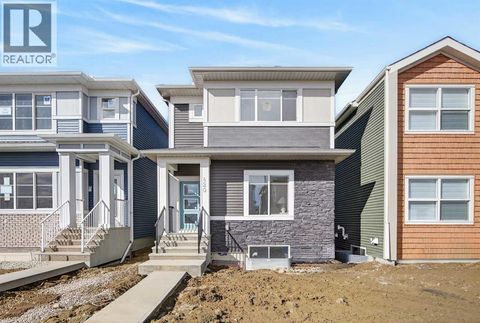 420 Lewiston Landing NE Calgary AB T3L2M4
