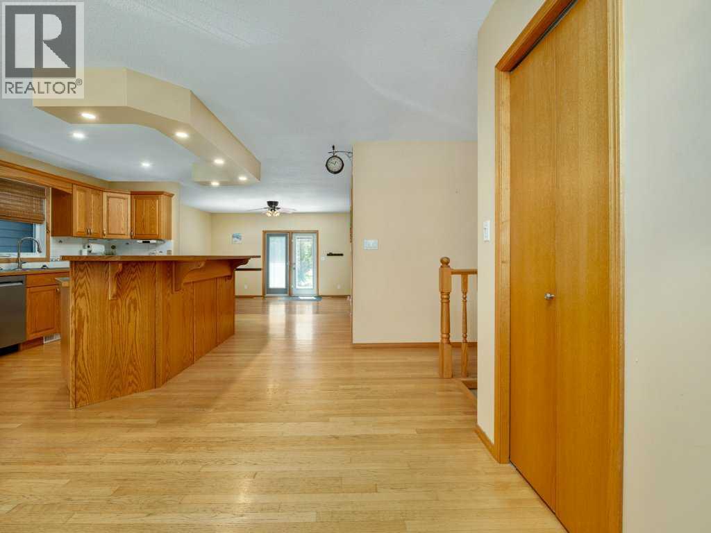 51 Wildwood Crescent W