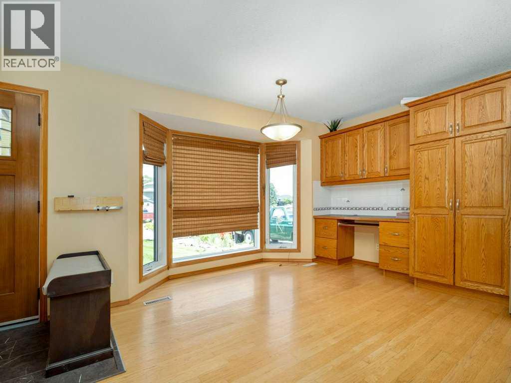 51 Wildwood Crescent W