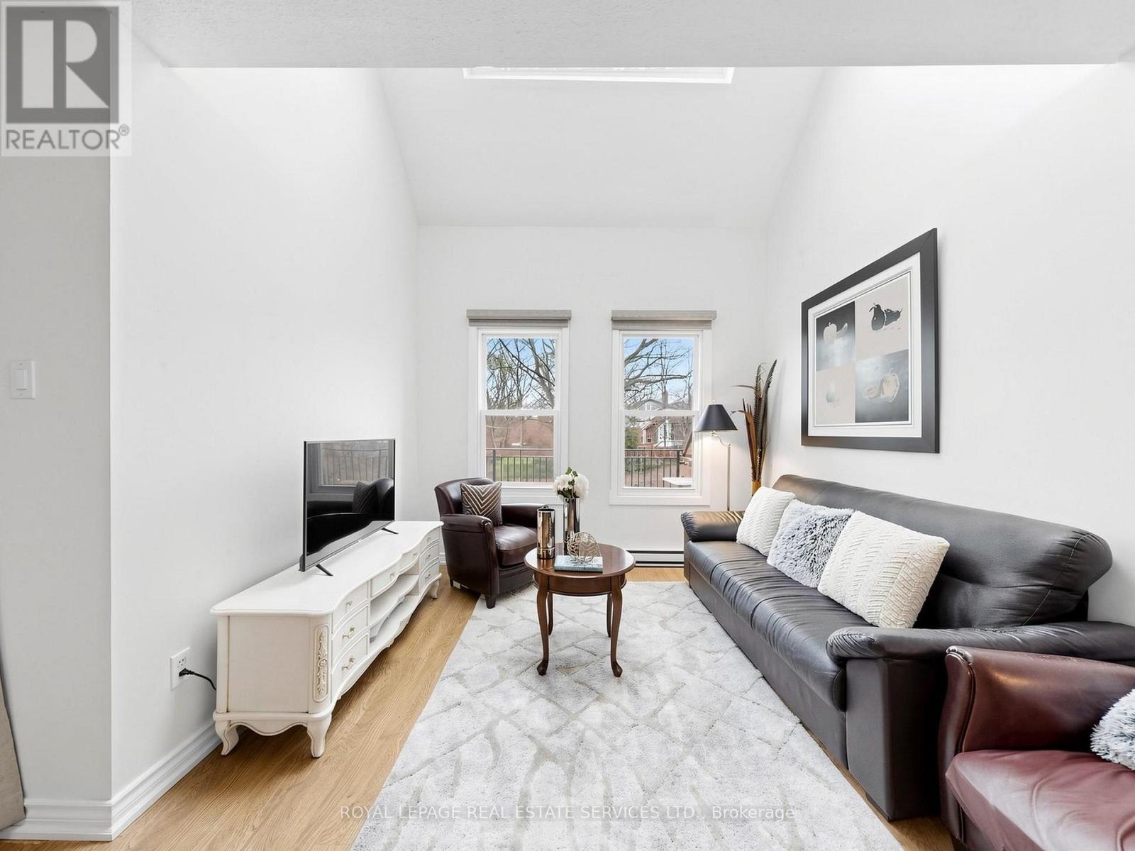 21 - 530 FALGARWOOD DRIVE
