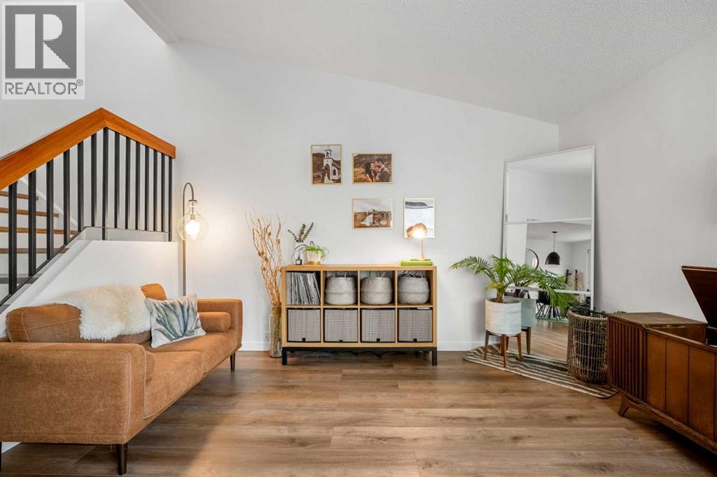 55 Coach Gate Way SW