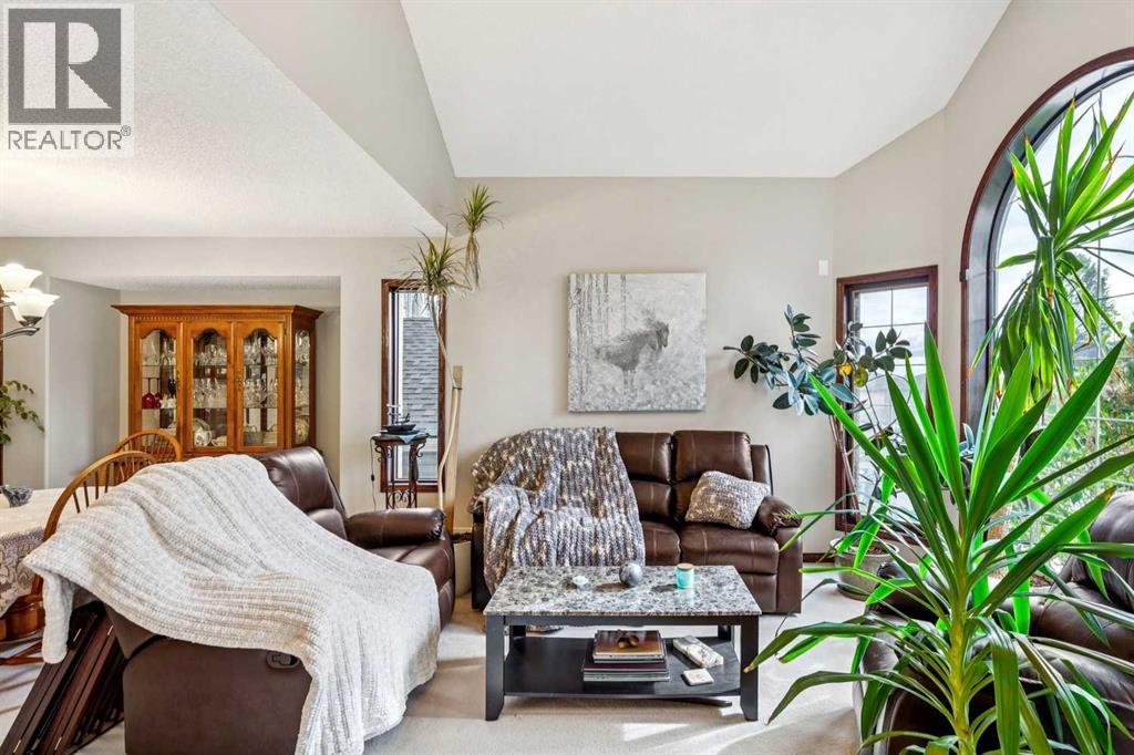 27 Valley Creek Bay NW